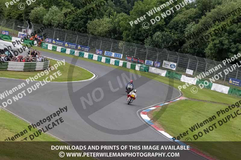 Vintage motorcycle club;eventdigitalimages;mallory park;mallory park trackday photographs;no limits trackdays;peter wileman photography;trackday digital images;trackday photos;vmcc festival 1000 bikes photographs